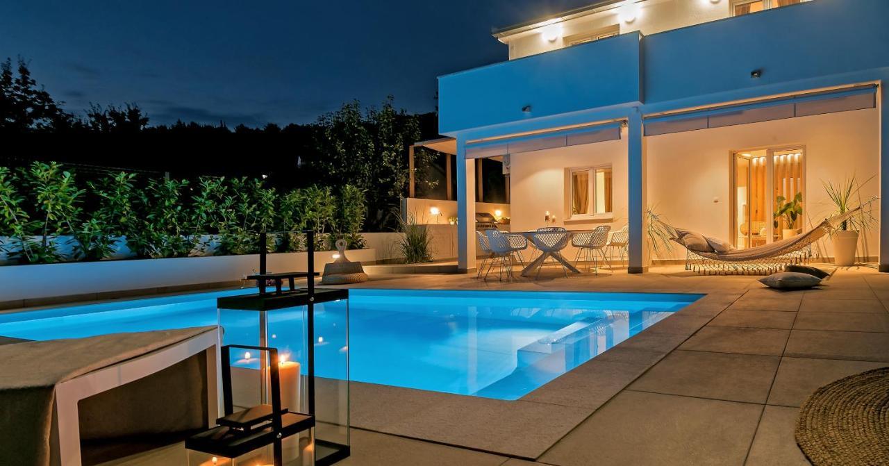 Marula Holiday Home - With Heated Pool Marina Exteriör bild
