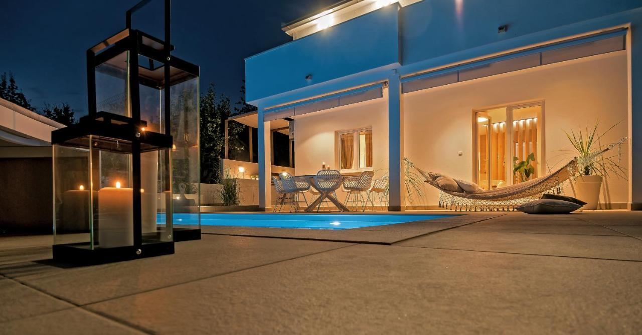 Marula Holiday Home - With Heated Pool Marina Exteriör bild